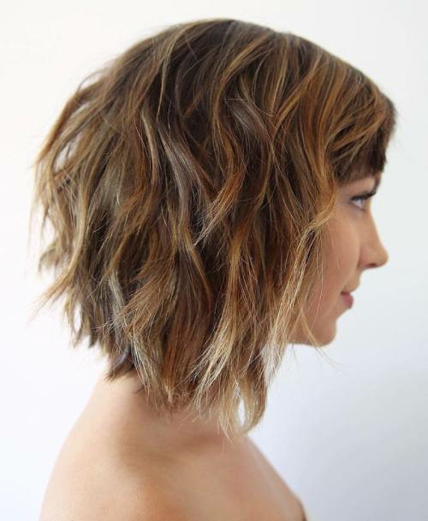 Layered Bob und Stufenschnitt Frisuren- die heißesten Trends 2022