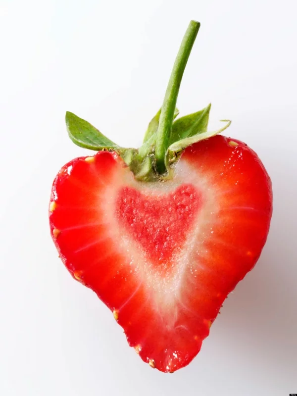tiramisu-erdbeerherz valentinstag ideen erdbeeren schneiden