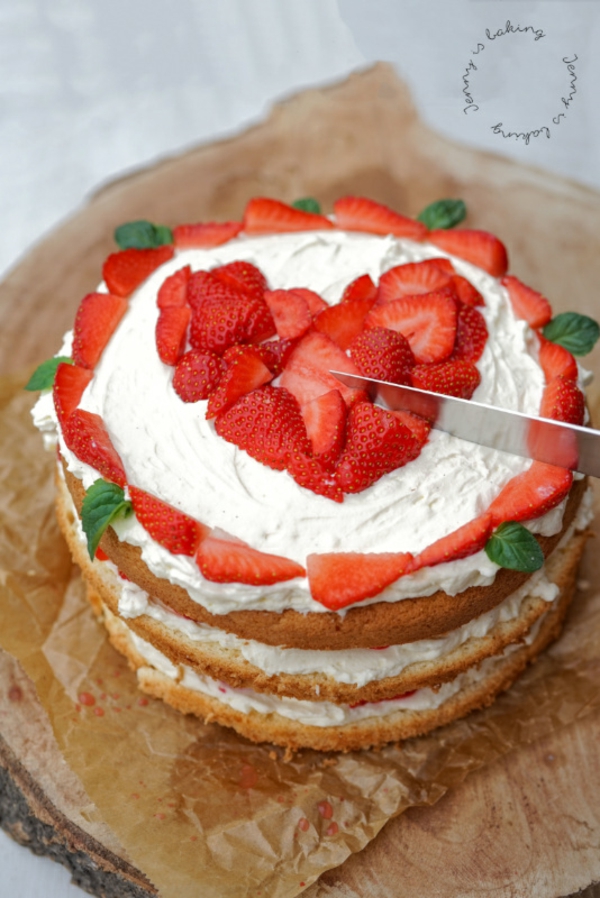 tiramisu-erdbeerherz valentinstag ideen sahne torte