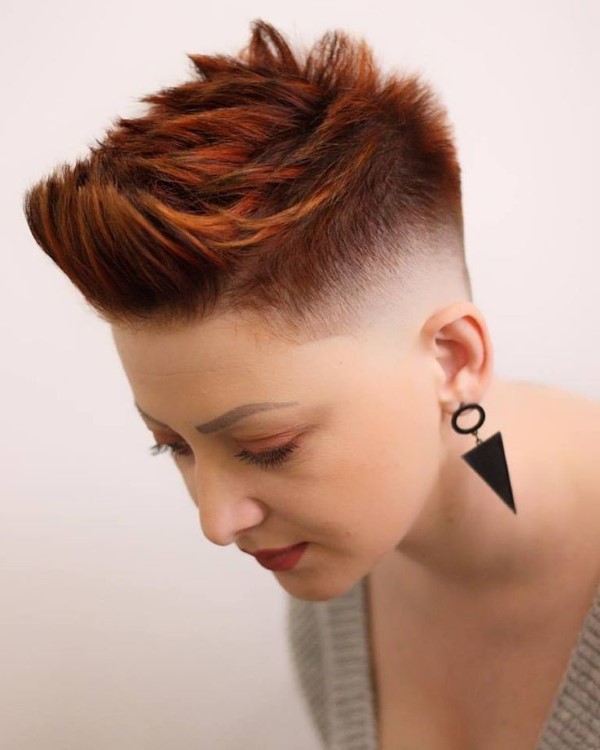 Fasson Haarschnitt für Damen – probieren Sie eine rebellische Fade Frisur aus rote haare mit fade