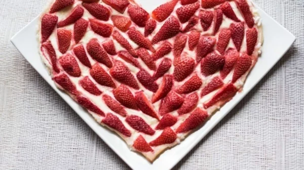 Sloeberry Gin-Erdbeer-Basilikum Tiramisu ideen zum valeninstag erdbeerherz