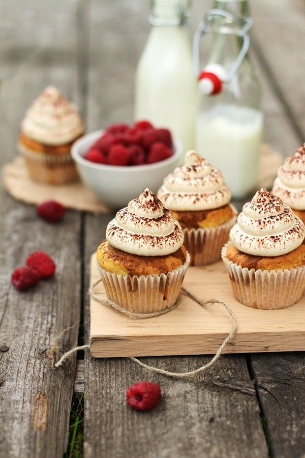 Tiramisu Cupcakes und Muffins Rezeptideen für Genießer tiramisu muffins mit himbeeren