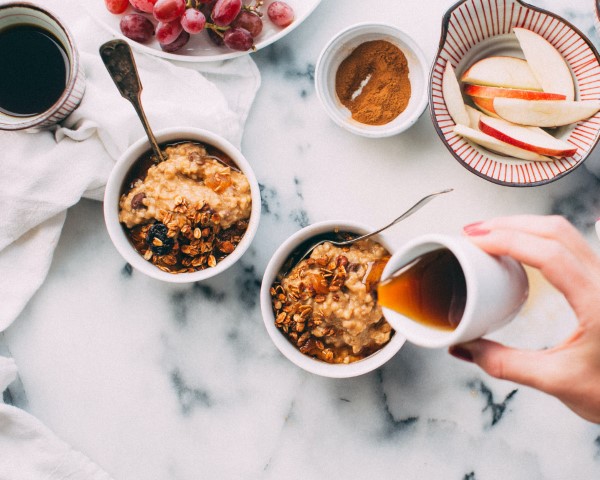 Tiramisu Porridge – gesundes Rezept mit Haferflocken für ein frönendes Frühstück dessert mit kaffee zum frühstück