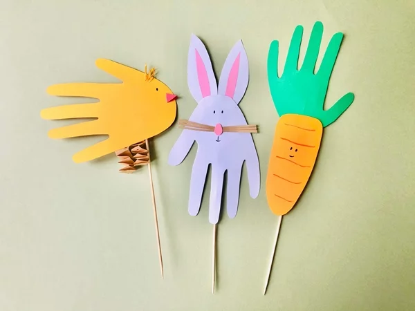 Deko Ideen zu Ostern aus Papier mit Kindern basteln festliche Papierdeko