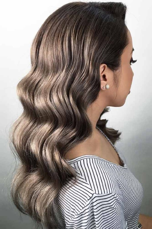 Frisuren-Trend Deep Waves vs Beach Waves – Styling Tipps und Inspiration liquid hair glass hair look