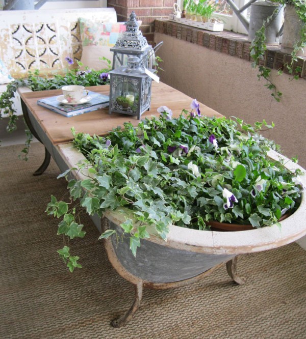 Gartendeko selber machen – Upcycling Bastelideen fuer Gross und Klein badewanne hochbeet tisch