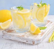 Mit diesen 5 Rezepten bereiten Sie gesundes Zitronenwasser richtig und einfach zu!