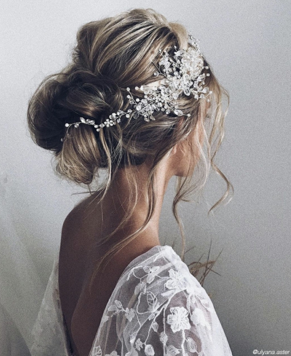 Hochzeitsfrisuren lange Haare silberne haare frisuren trend 2022 laessig