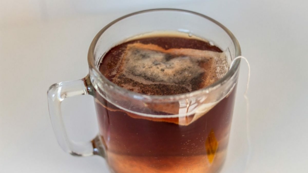 Kaffeesatz als Dünger für Rosen gartenarbeit im April schwarzer tee anstatt kaffee
