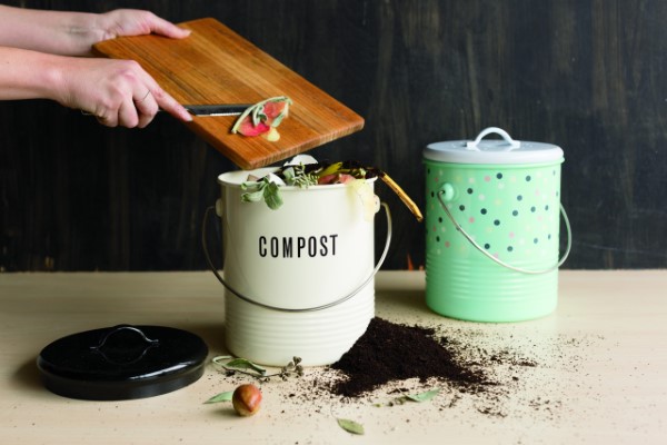Torffreie Erde und warum diese fuer Ihre Pflanzen sinnvoller ist mini kompost box kueche