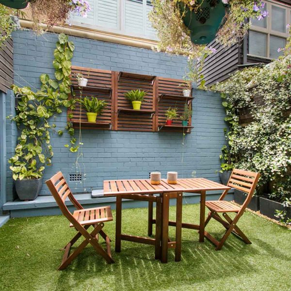 moderne Gartenideen - trendige Sitzbank im Garten