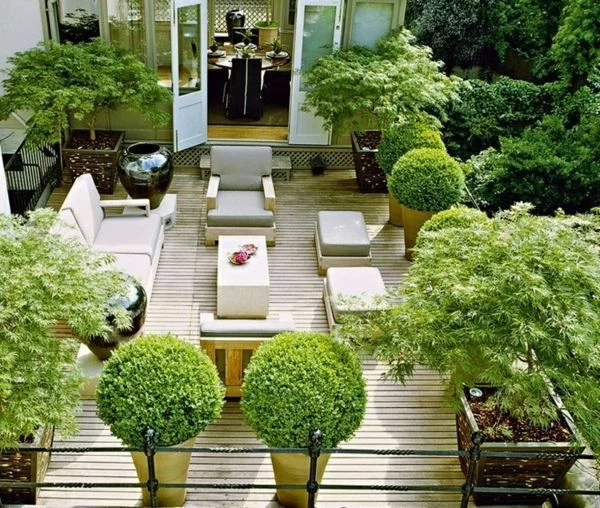 terrassenbepflanzung große terrasse bepflanzen passende möbel
