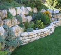 Moderne Design-Lösungen mit Natursteinmauern im Garten 2022