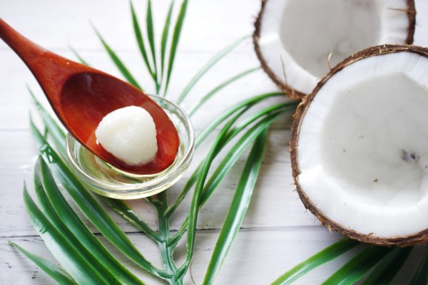Schoenes Haar und gesunde Kopfhaut – Hausmittel gegen trockene Kopfhaut kokosoel butter haare
