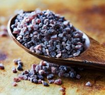 Was ist Schwarzes Salz und wofür wird Kala Namak verwendet? – Gesundheitliche Vorteile und mögliche Schäden