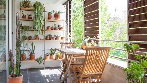 kleinen Balkon modern gestalten Gartentrends 2022