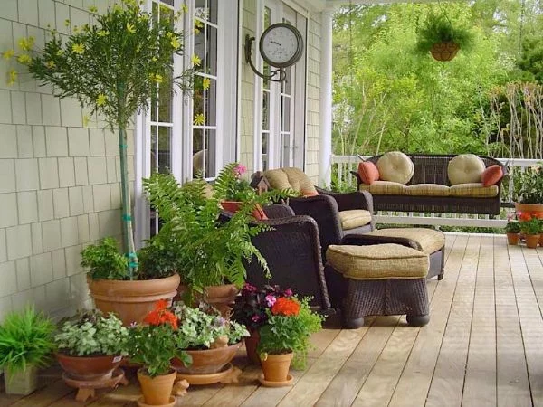 Terrasse bepflanzen und dort täglich entspannen