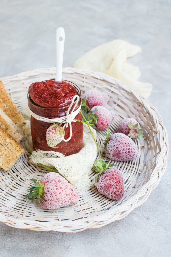 Erdbeeren lagern, einfrieren, trocknen – Tipps fuer langanhaltende Frische marmelade gefrorene beeren