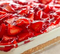 Erdbeerschnitten zubereiten: Ein köstliches Rezept für Erdbeer-Blechkuchen