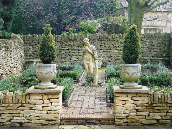Garten einrichten Moderne Skulpturen