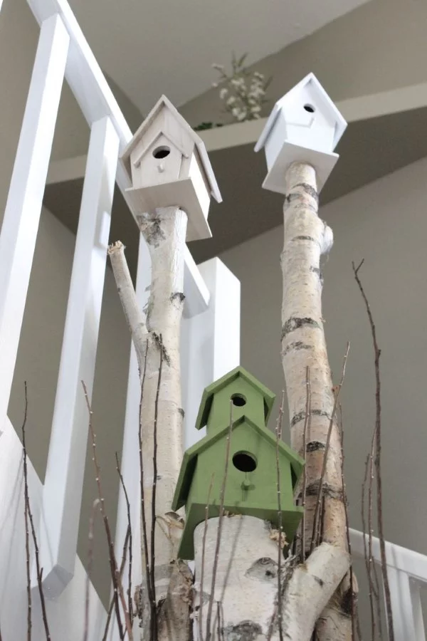 Gartendeko mit Birkenholz – traumhafte Ideen mit symbolischer Bedeutung vogelhaus ideen mit birkenast