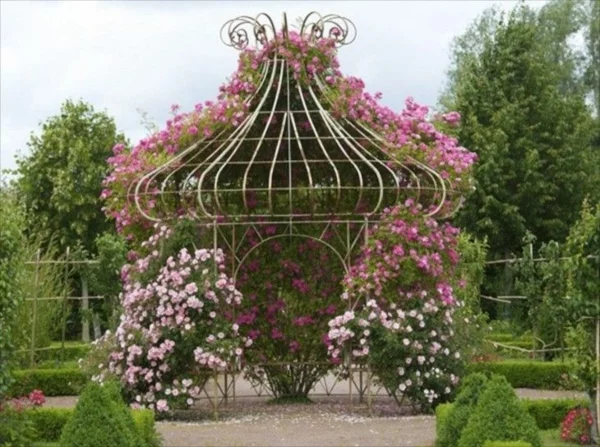 Gartenpavillon DIY Ideen mit rosen bewachsen