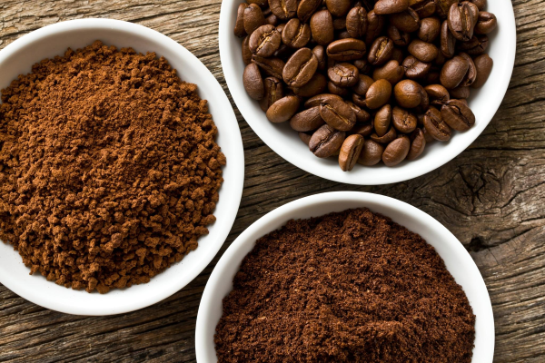Kaffeesatz richtig trocknen und lagern – 5 einfache und schnelle Methoden gemahlener kaffee satz bohnen