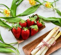 Spargelsalat mit Erdbeeren- saisonale und regionale Rezepte im Mai