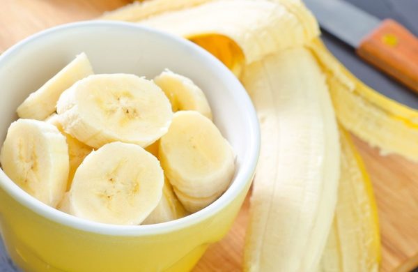 Bananenschalen als Dünger auf Bio Bananen setzen gut im Geschmack nützlich für Pflanzen
