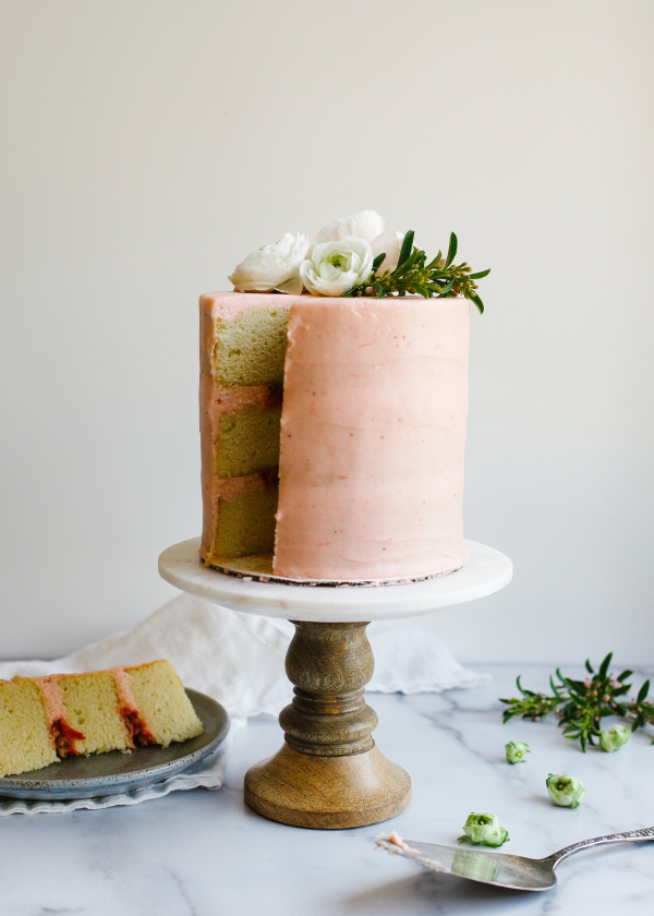 Erdbeer Rhabarber Torte – einfaches Rezept wie vom Konditor hohe torte drei schichten
