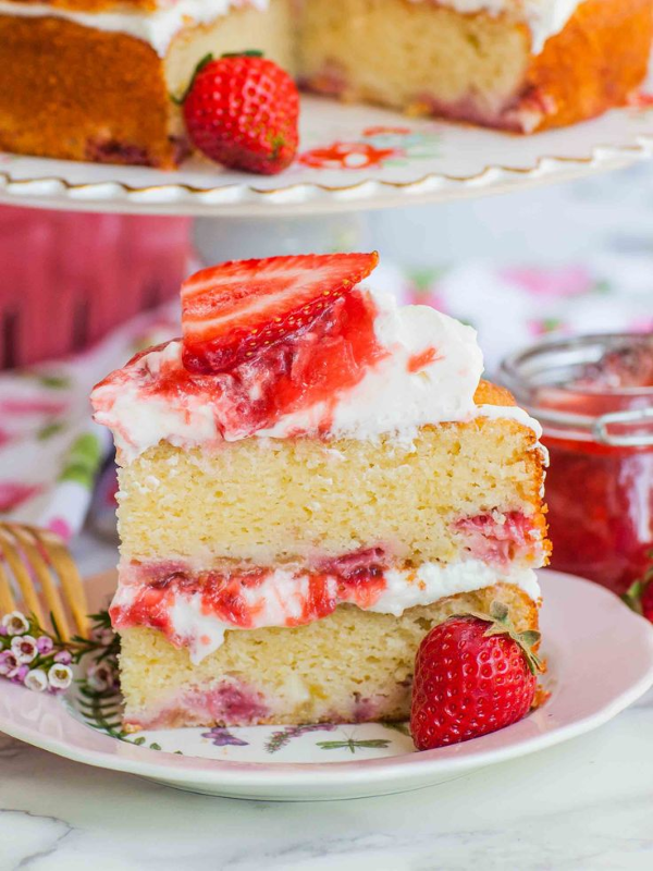 Erdbeer Rhabarber Torte – einfaches Rezept wie vom Konditor unwiderstehlich lecker und schoen
