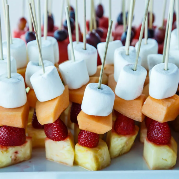 Fingerfood Dessert – 3 zum Fingerlecken koestliche Rezeptideen spiesse mit obst marshmallows