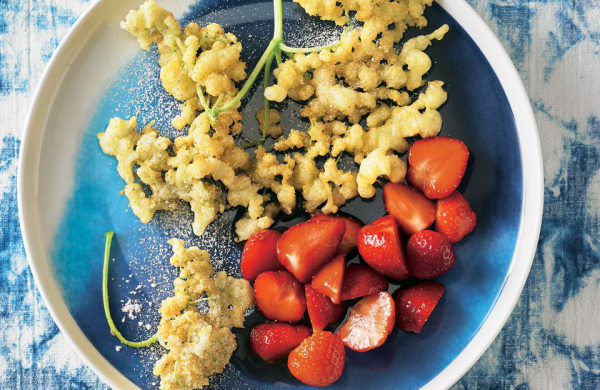 Holunderblüten Rezepte Hollerküche mit Erdbeeren leckerer Geschmack ganz frisch