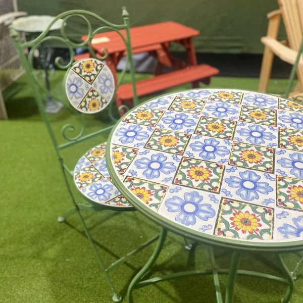 Mosaiktisch selber machen – kunstvolle Bastelideen fuer Wohnraeume und Garten kreative ideen tisch und stuhl kombi