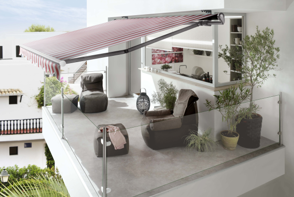 Sonnenschutz Ideen fuer Terrasse und Balkon markise ideen streifen cool