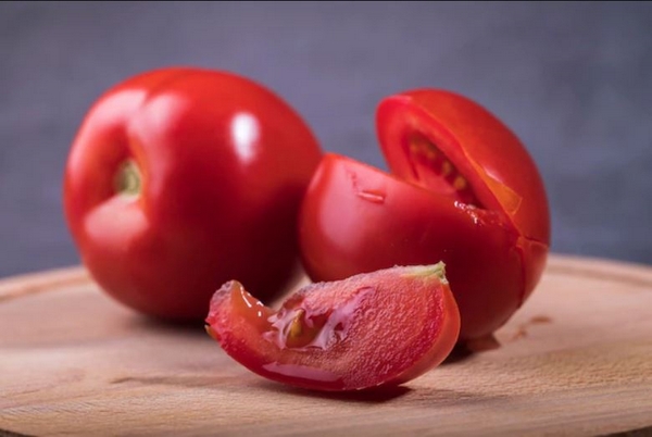 Tomaten anbauen und pflegen reife Früchte