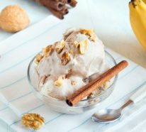 3 Ideen für Joghurteis ohne Eismaschine (Mit simpler veganer Option)