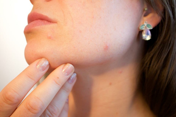 make up bei akne wichtige tipps