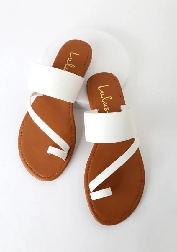 schicke weiße Sandalen Sommer Trends 2022
