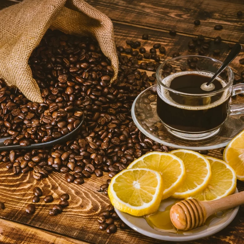 Abnehmen mit Kaffee und Zitrone Trend Zitronenkaffee