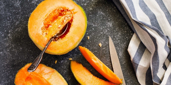 Cantaloupe-Melone Melonenkerne zu knabbern enthalten Vitamine Mineralien Eiweiss Fette