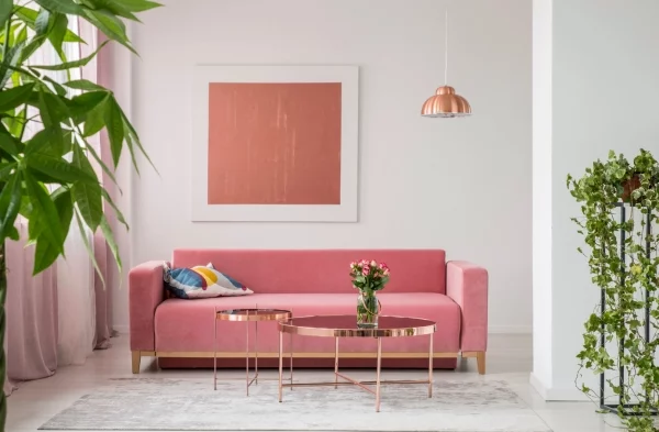 Dominierende Sommerfarben helle pastellfarben Rosanuance Wohnzimmer sehr schick gestaltet