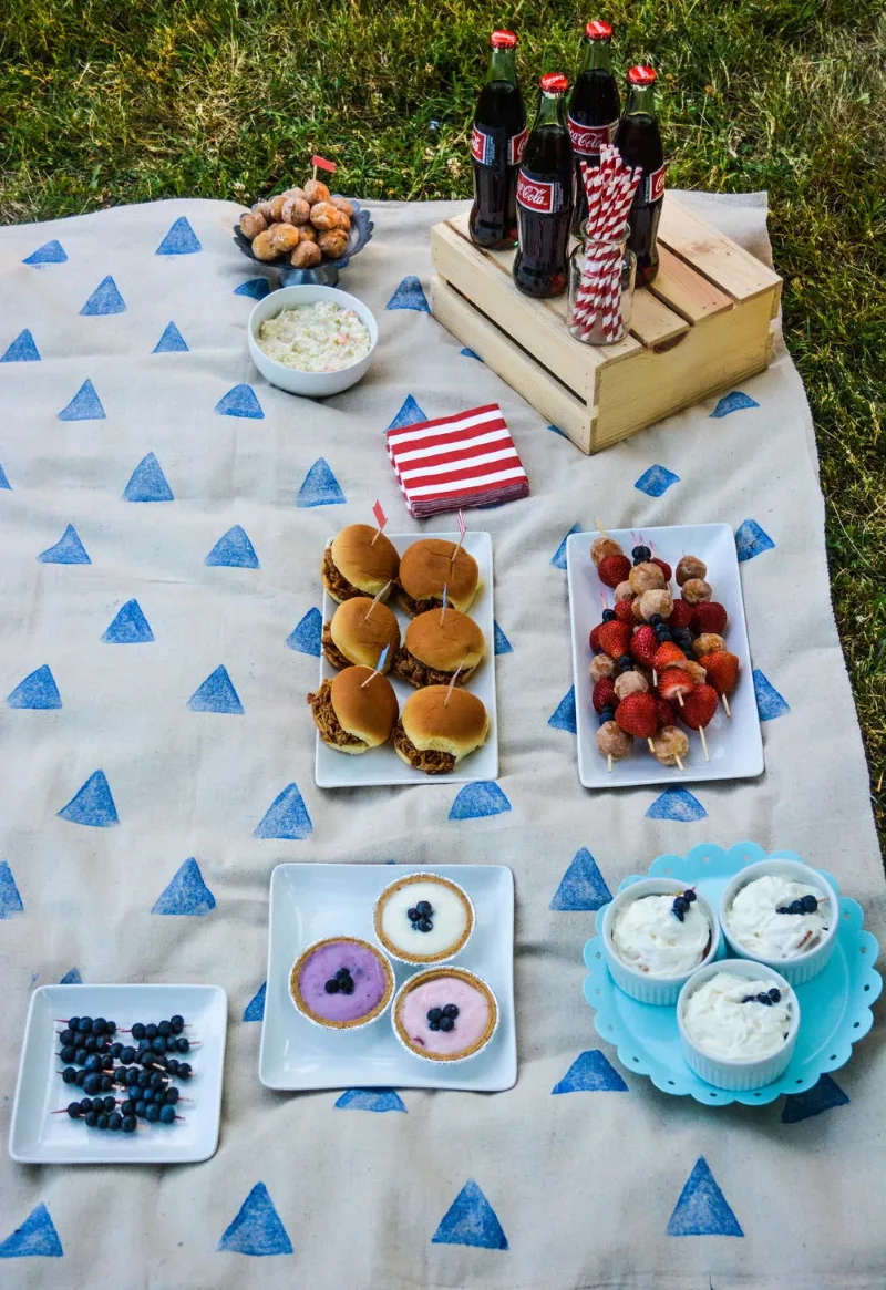 Leichte und praktische DIY Ideen fuer das Sommerpicknick picknick decke stampeln