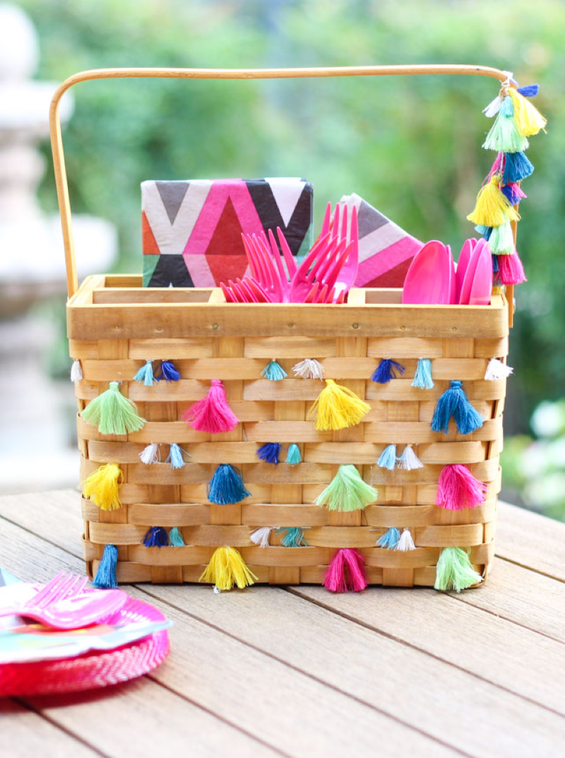 Leichte und praktische DIY Ideen fuer das Sommerpicknick picknick korb wickerkorb deko