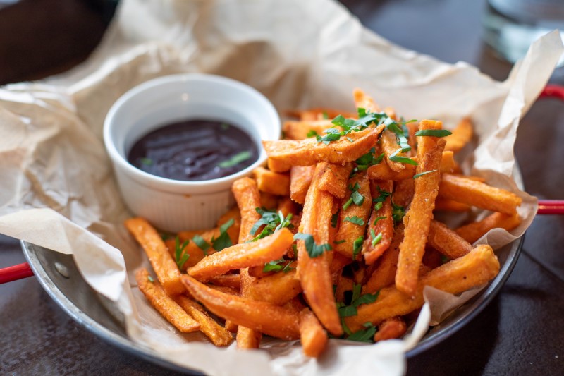 Suesskartoffeln pflanzen und pflegen – wichtige Zeitpunkte und Tipps frittieren kartoffel mit sosse