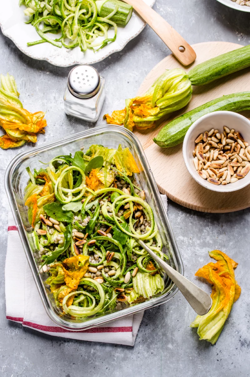 Zucchiniblueten – 2 koestliche Rezeptideen nach italienischer Art vollkorn salat mit zucchini