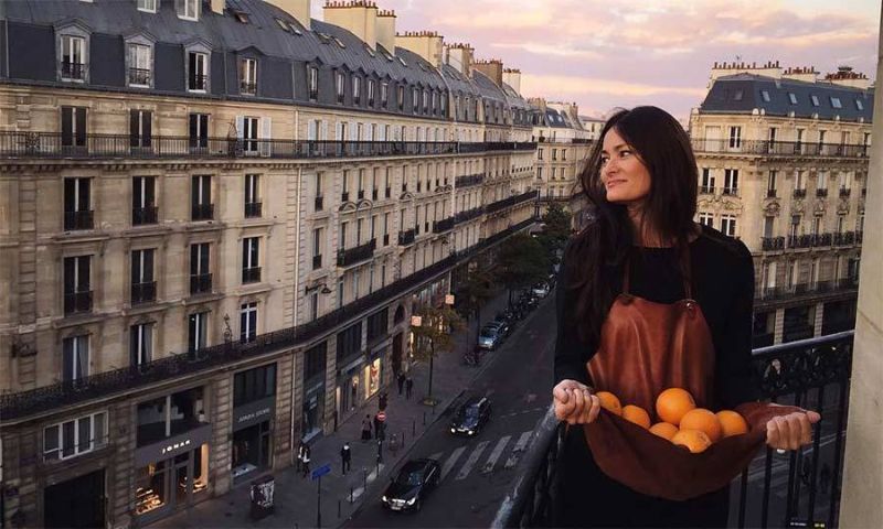 french girl in paris - tolles bild