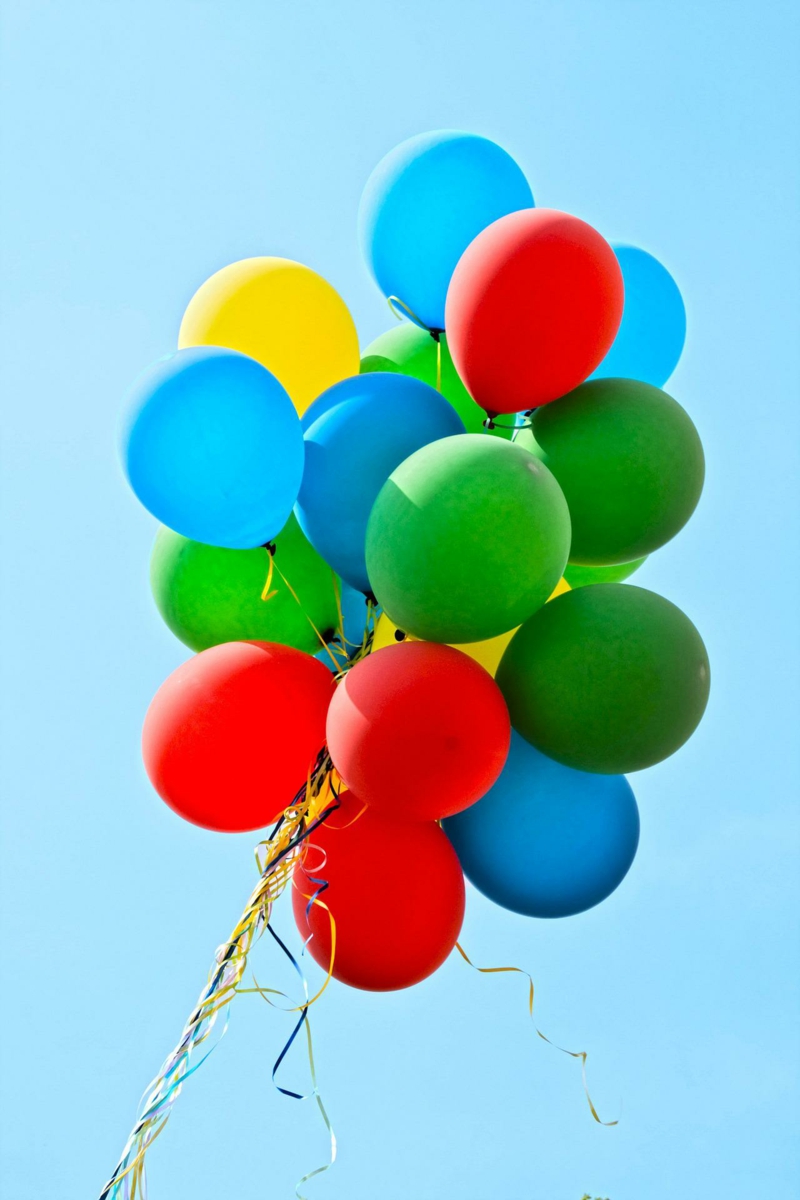 kindergeburtstag deko farbige luftballons