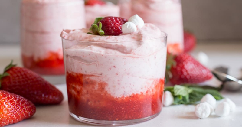 schnelle desserts im glas mit joghurt frisch