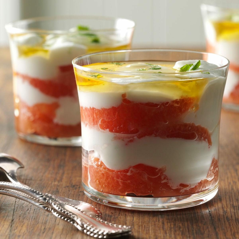schnelle desserts im glas mit joghurt mit heissen gelee